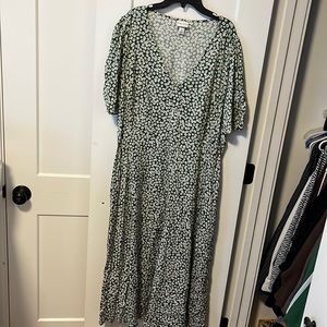 Ava and viv midi green floral dress with button detail
